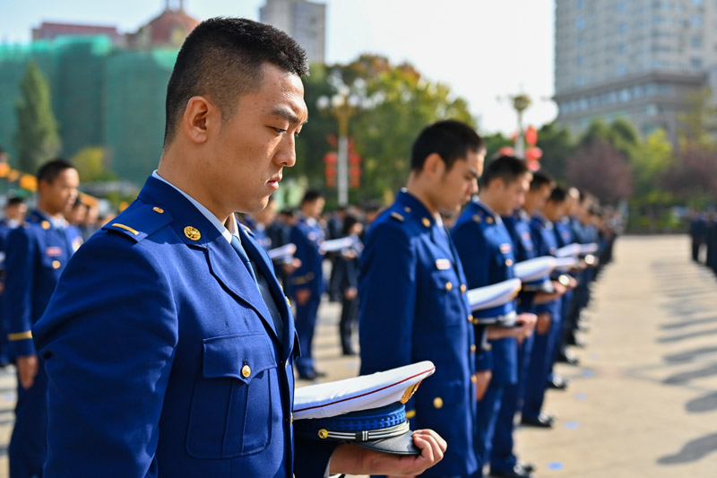 追思英烈