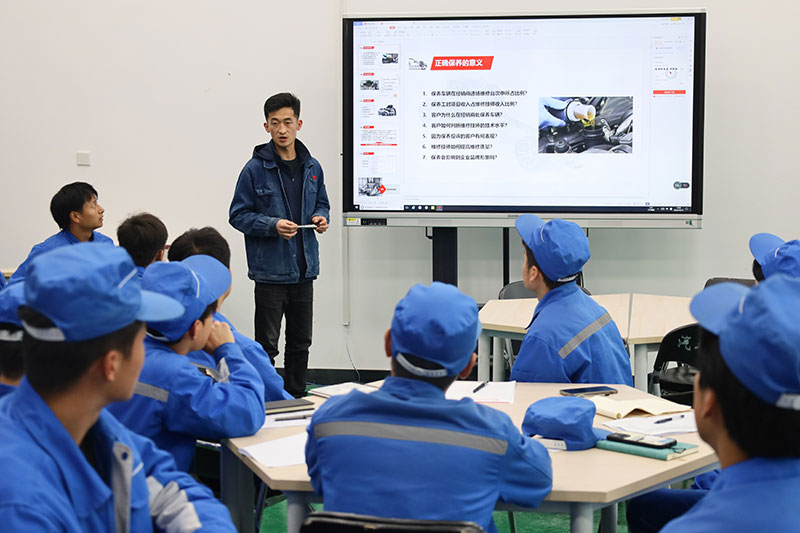 “以练促学”提升职业技能