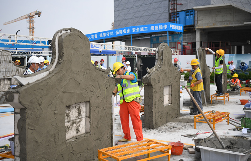 广州:建筑工匠打擂台