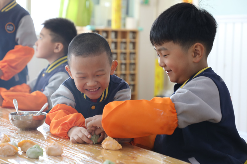 包饺子 知民俗