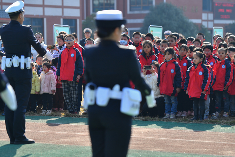 湖南长沙:交通安全宣传进校园