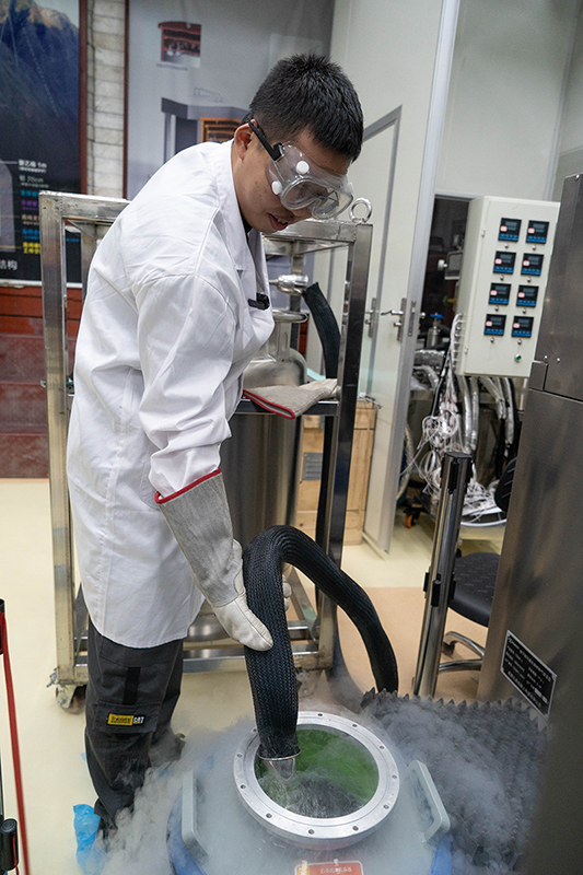 世界最深最大的极深地下实验室锦屏大设施投入科学运行