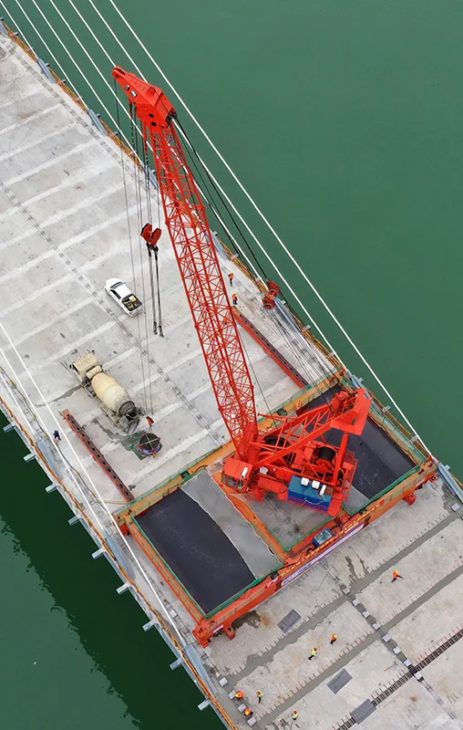 广西上横高速公路西津郁江特大桥合龙