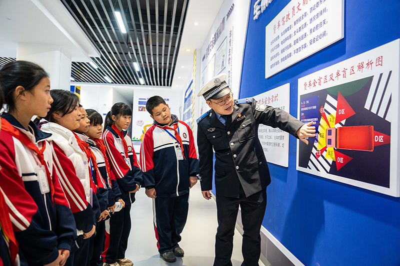 湖南浏阳:走进实践基地 学习交通安全