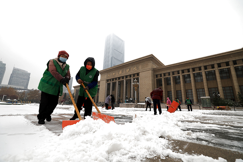 雪中作业保平安