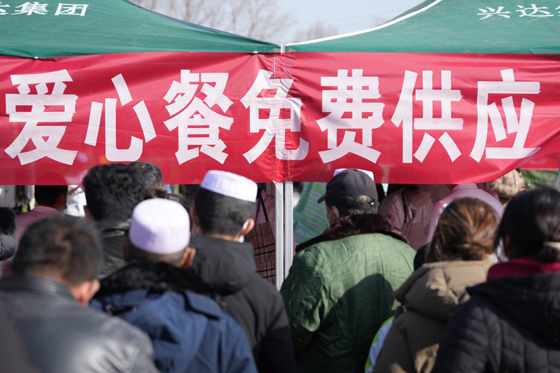 灾区安置点的寒冬温情