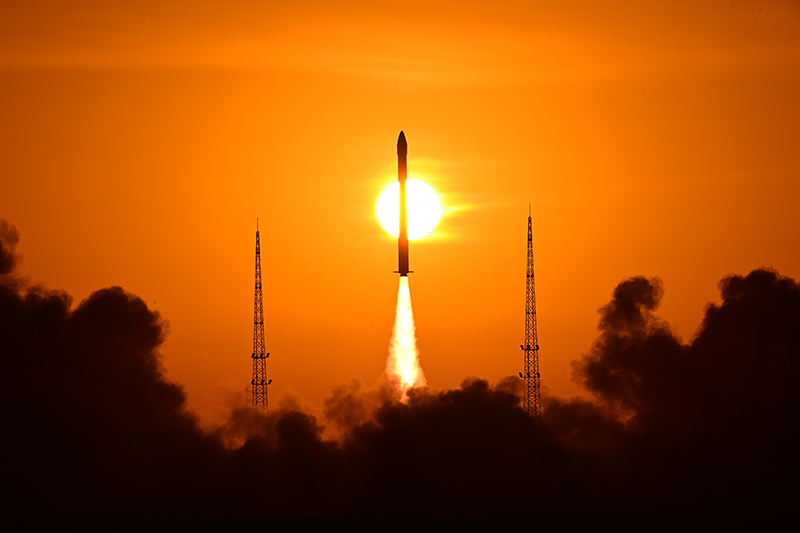 我国成功发射天目一号气象星座11-14星