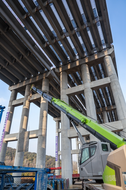 浙江柯桥至诸暨高速公路工程稳步推进
