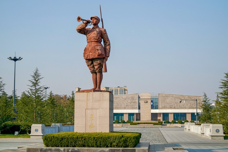 领航掌舵谋全局 思想引领向复兴——以习近平同志为核心的党中央领导开展学习贯彻习近平新时代中国特色社会主义思想主题教育纪实