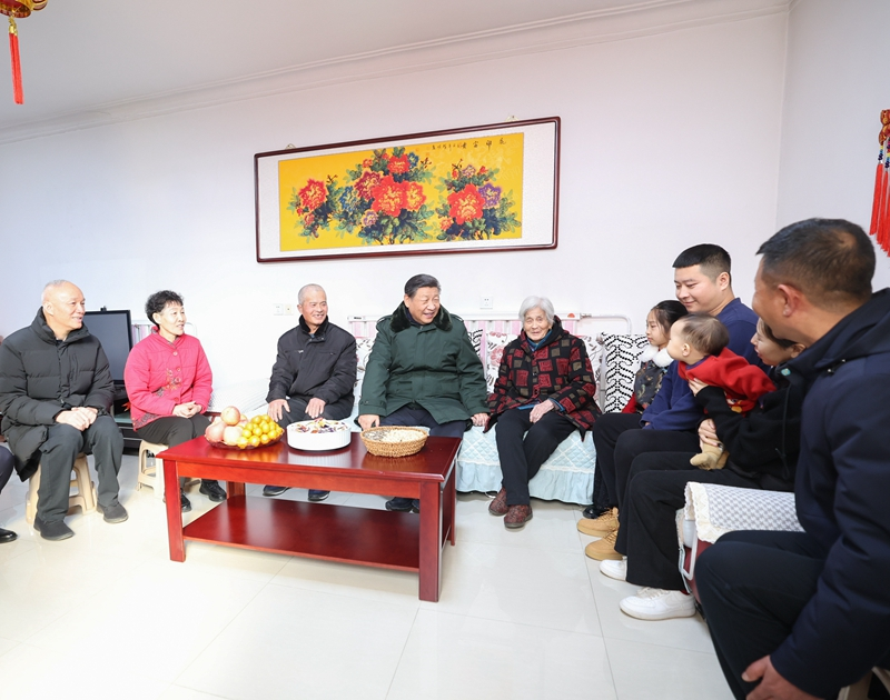 习近平春节前夕赴天津看望慰问基层干部群众 向全国各族人民致以美好的新春祝福 祝各族人民幸福安康 祝伟大祖国繁荣昌盛