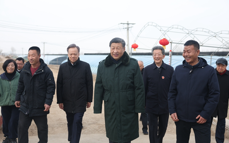 习近平春节前夕赴天津看望慰问基层干部群众 向全国各族人民致以美好的新春祝福 祝各族人民幸福安康 祝伟大祖国繁荣昌盛