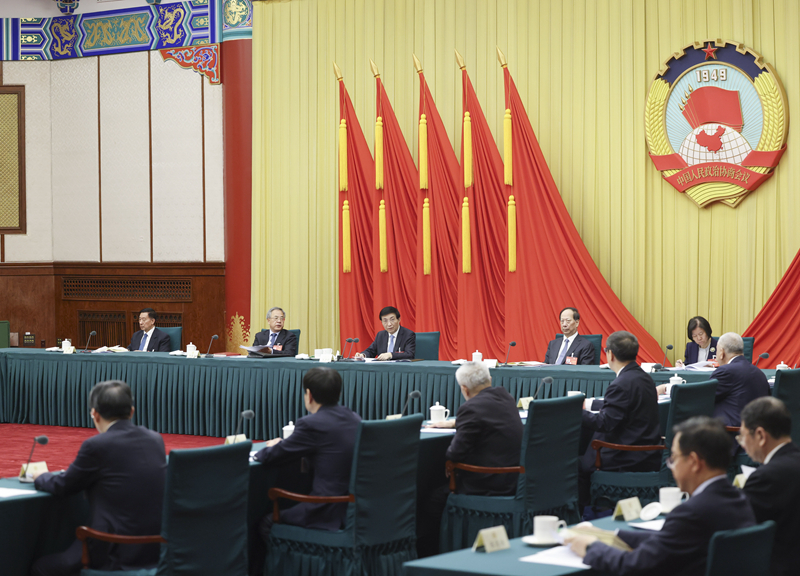全国政协十四届常委会第六次会议举行 王沪宁主持