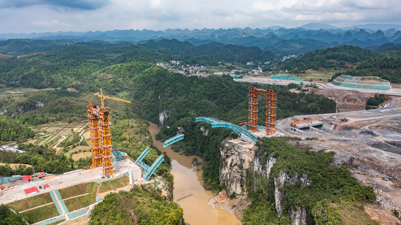 贵平高速公路建设有序推进