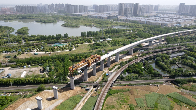 合新铁路上跨淮南线架梁完成