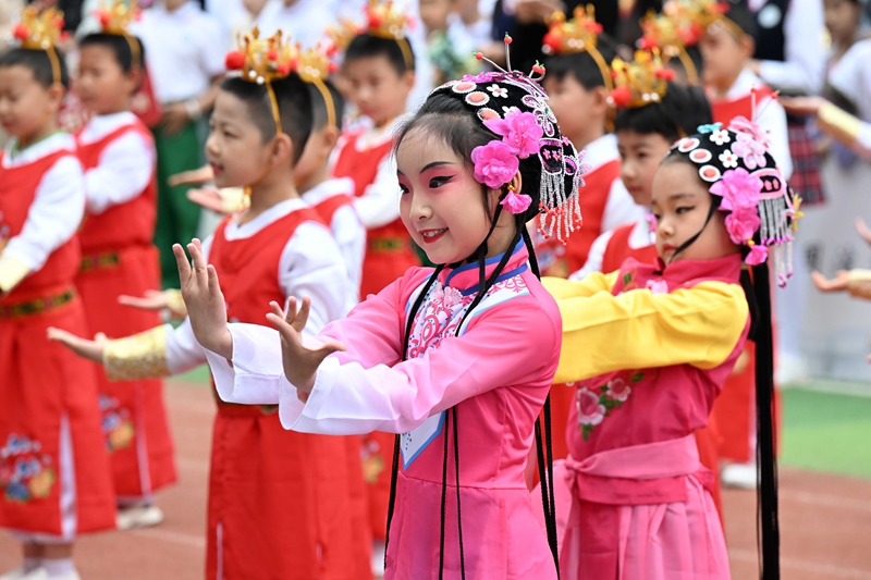 多彩活动迎“五一”