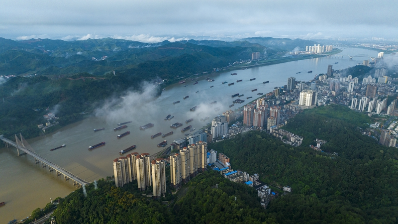 “五一”小长假看多彩中国