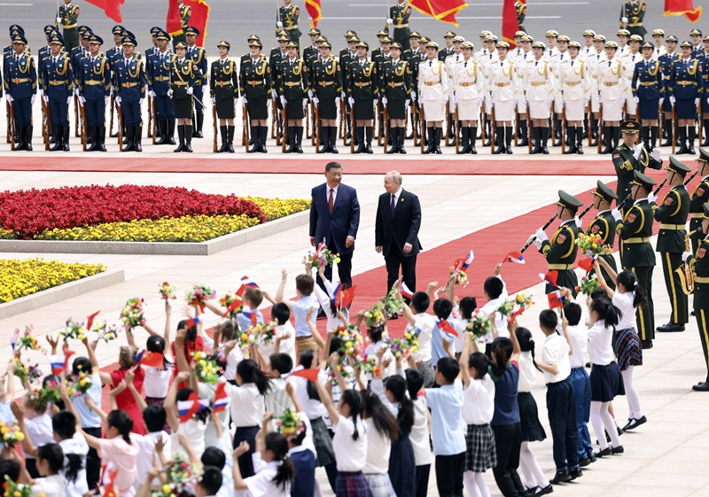 5月16日上午,习近平同俄罗斯总统普京会谈