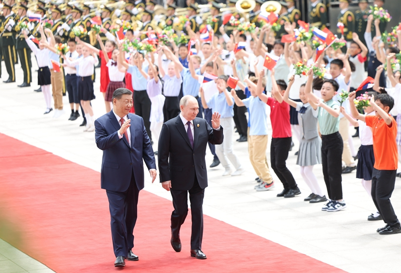 5月16日上午,习近平同俄罗斯总统普京会谈