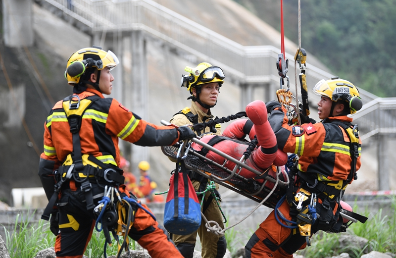 粤港澳大湾区举行地震救援三地联合演练