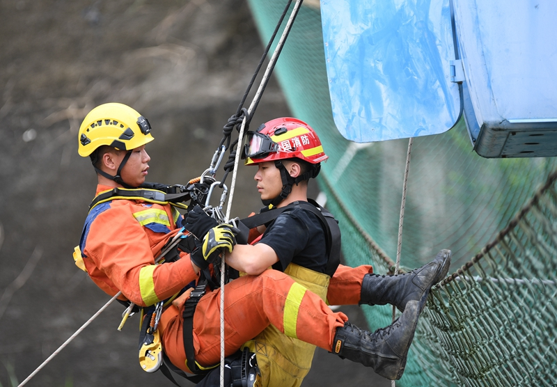 粤港澳大湾区举行地震救援三地联合演练