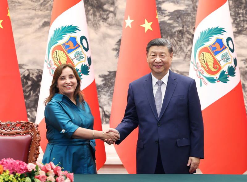习近平同秘鲁总统博鲁阿尔特会谈
