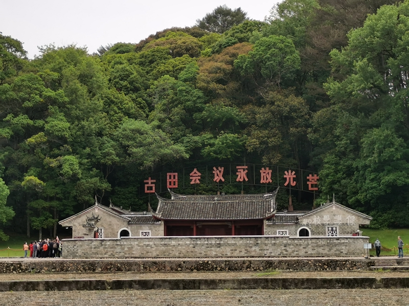 阔步新征程 夺取新胜利——写在中国人民解放军建军97周年之际