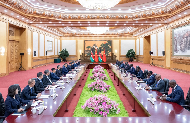 国家主席习近平在北京人民大会堂会见来华出席中非合作论坛北京峰会的肯尼亚总统鲁托