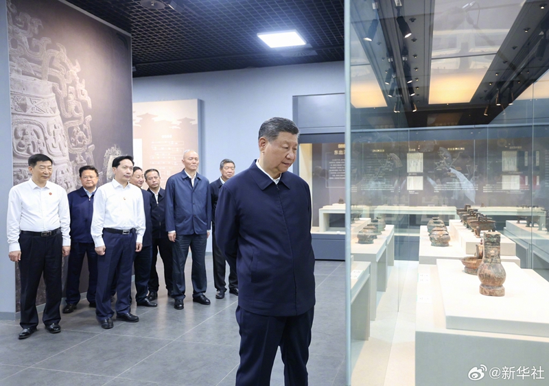 习近平:尊崇热爱中华文明,把中华优秀传统文化一代一代传下去
