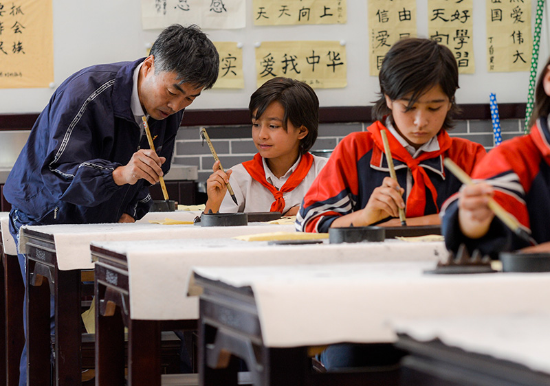 “中国梦要靠你们来实现”——习近平总书记关心少年儿童成长成才纪实
