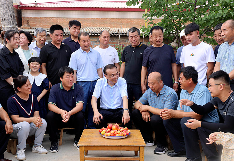 李克强在河北考察时强调：扛稳保障粮食和能源安全责任 为稳经济大盘稳物价提供坚实支撑