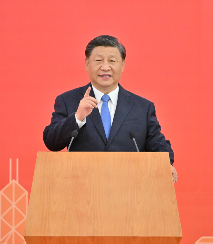 习近平抵达香港出席庆祝香港回归祖国25周年大会暨香港特别行政区第六届政府就职典礼并视察香港