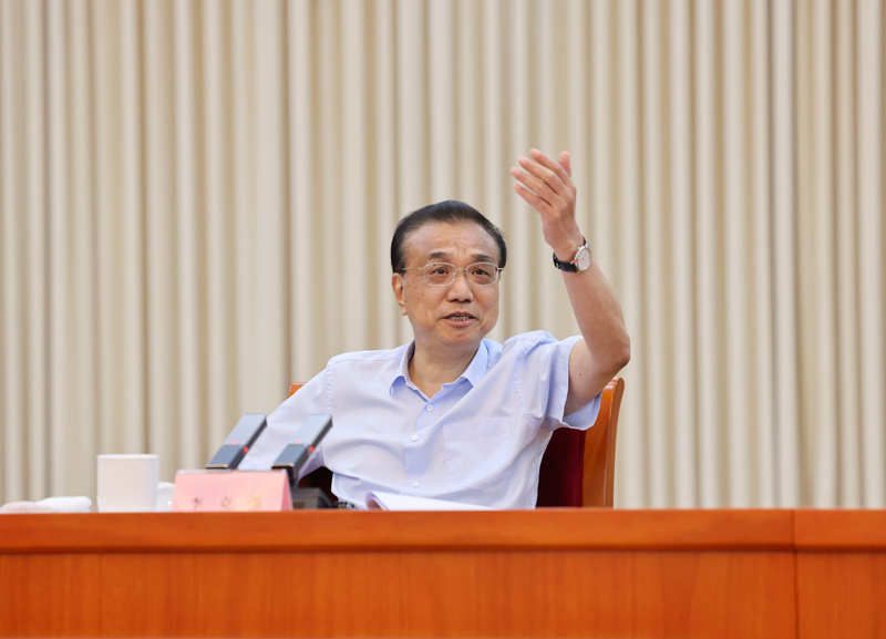 李克强考察民政部和人力资源社会保障部并主持召开座谈会