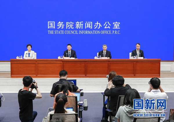 国务院新闻办就2022年上半年银行业保险业运行发展情况举行发布会