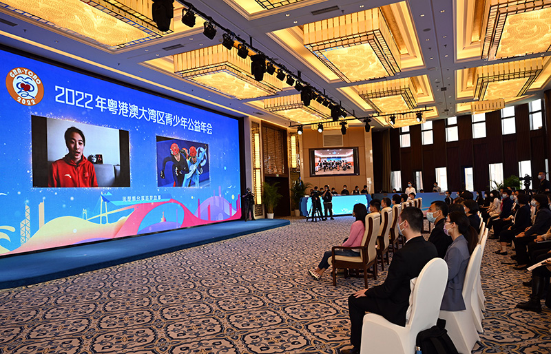 “广泛凝聚中华民族一切智慧和力量”——以习近平同志为核心的党中央关心统一战线工作纪实