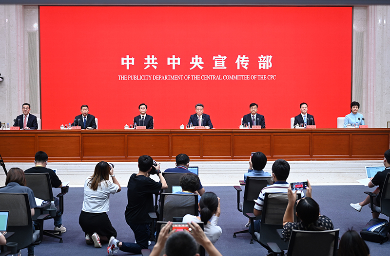 为民族复兴提供坚强法治保障——“中国这十年”系列主题新闻发布会聚焦新时代全面依法治国取得的历史性成就