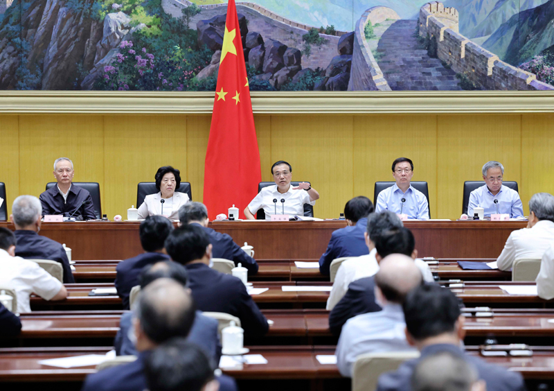 李克强在第十次全国深化“放管服”改革电视电话会议上发表重要讲话 韩正主持