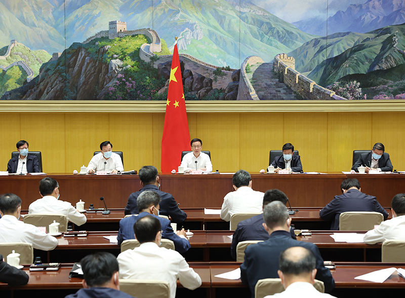 韩正主持召开中央港澳工作领导小组专题会议