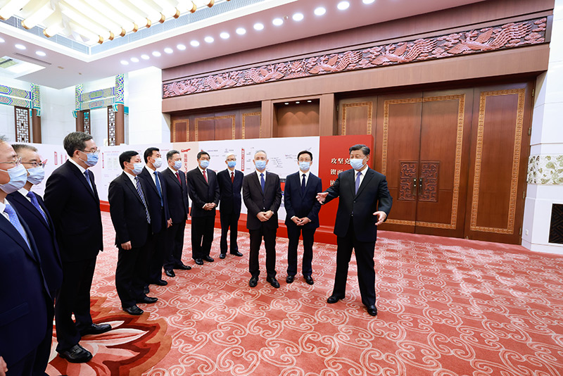 习近平会见C919大型客机项目团队代表并参观项目成果展览