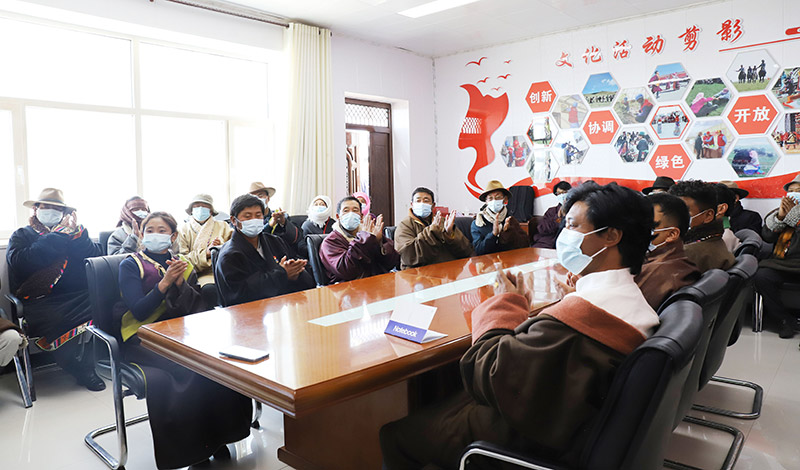 奋进！在伟大复兴的新征程上——党的二十大报告在各地干部群众中引起强烈反响