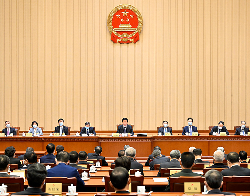 十三届全国人大常委会第三十七次会议在京举行