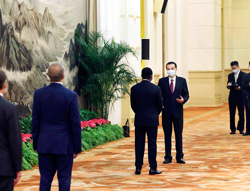 李克强会见外国新任驻华使节