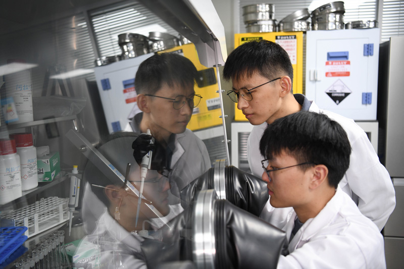 让青春在全面建设社会主义现代化国家的火热实践中绽放绚丽之花——党的二十大报告在全国高校青年师生中引起强烈反响
