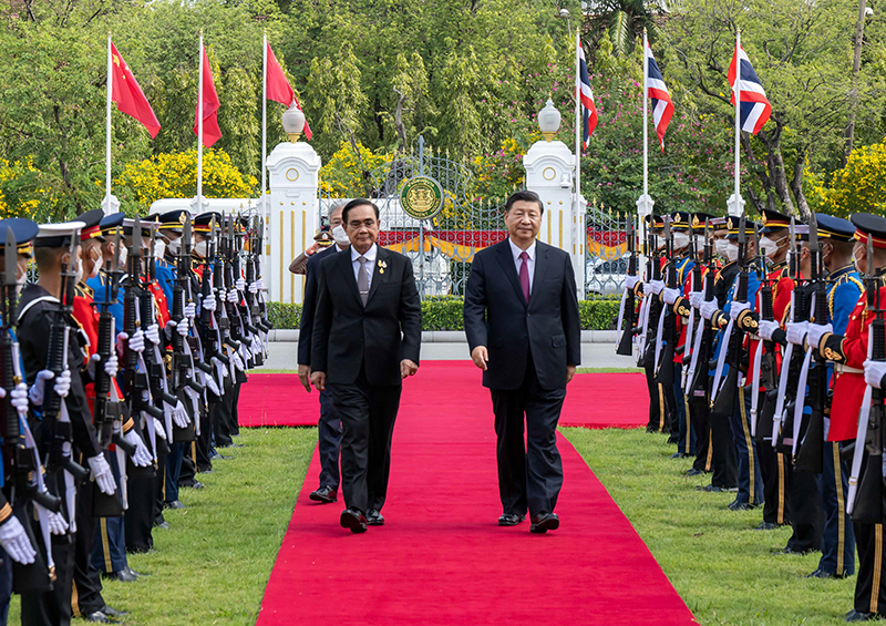 习近平同泰国总理巴育举行会谈