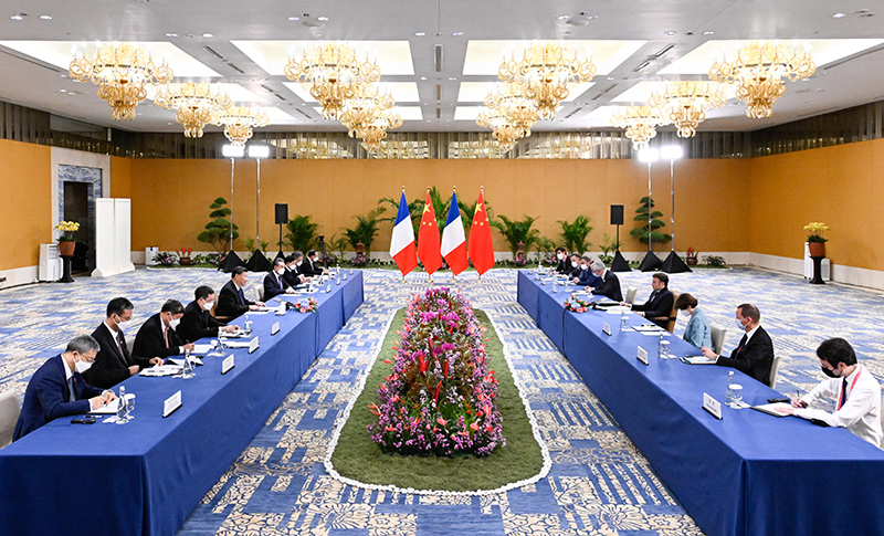 习近平会见法国总统马克龙