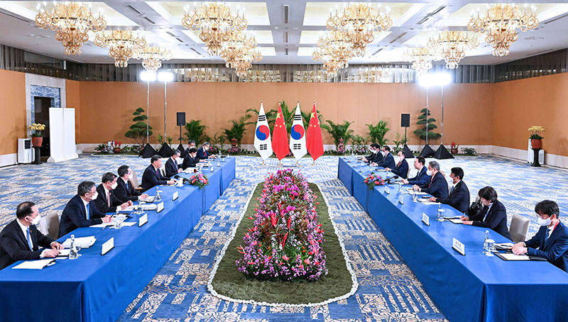 习近平会见韩国总统尹锡悦