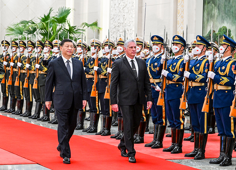 习近平同古巴共产党中央委员会第一书记、古巴国家主席迪亚斯-卡内尔举行会谈