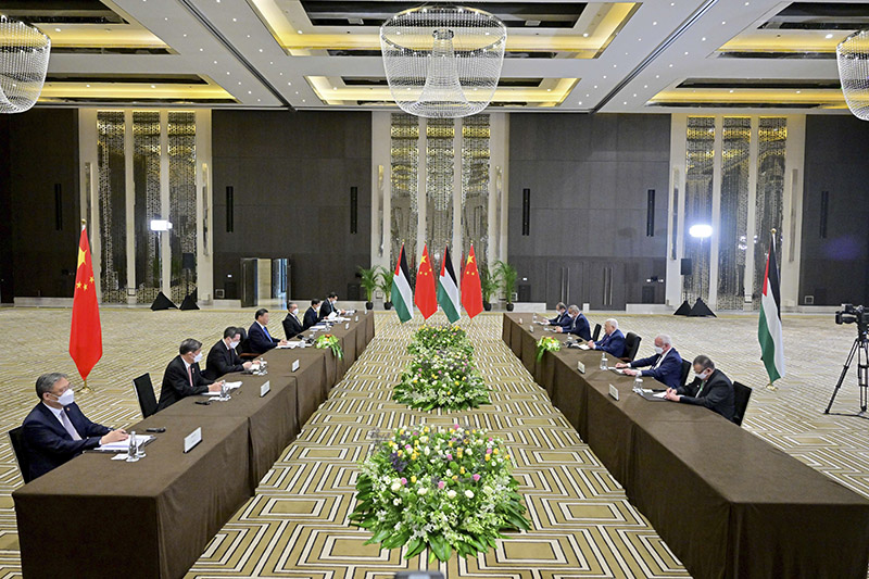 习近平会见巴勒斯坦总统阿巴斯