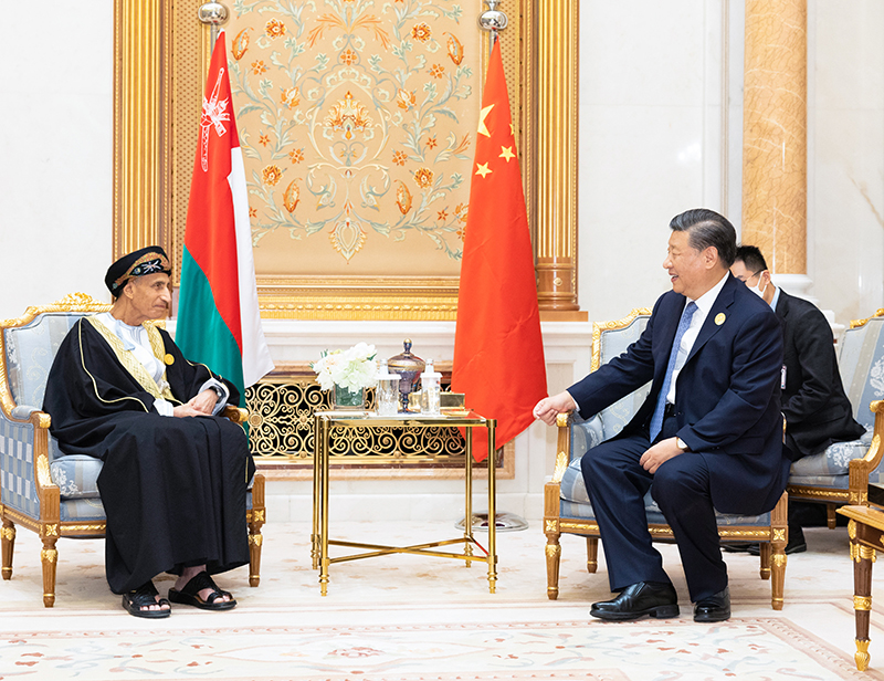 习近平会见阿曼内阁副首相法赫德亲王