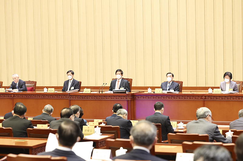 十三届全国人大常委会第三十八次会议举行第二次全体会议 栗战书出席