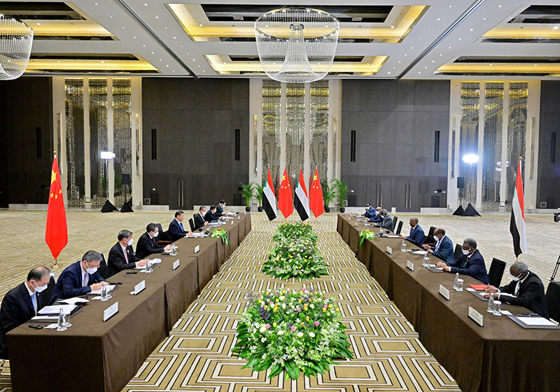 习近平会见苏丹主权委员会主席布尔汉